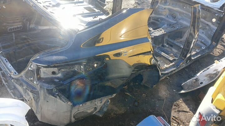 Крышка лючка бензобака Toyota Camry XV70, 2019