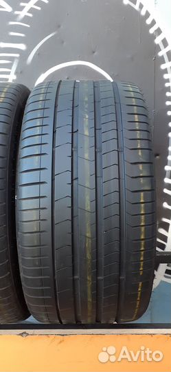 Pirelli P Zero PZ4 315/30 R22