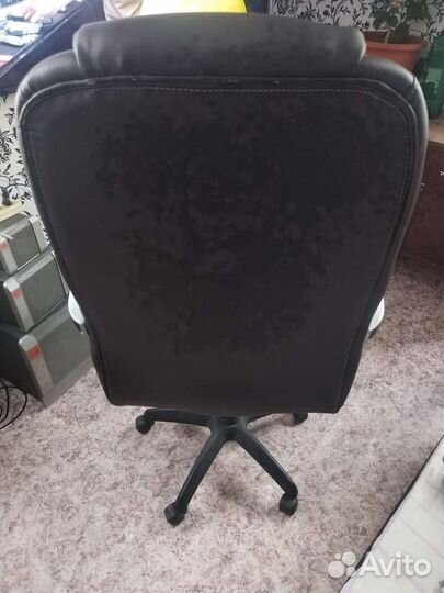 Офисное компьютерное кресло