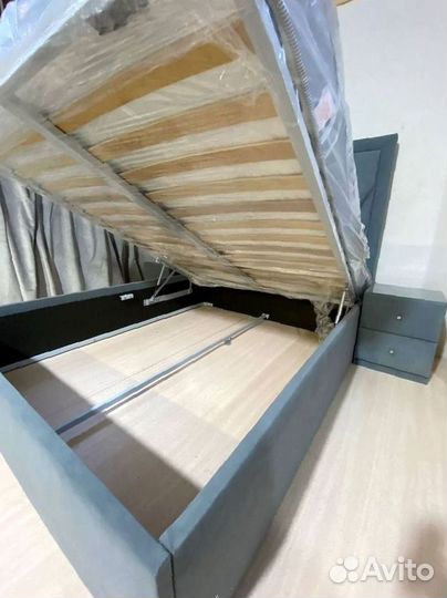 Дизайнерская кровать двуспальная