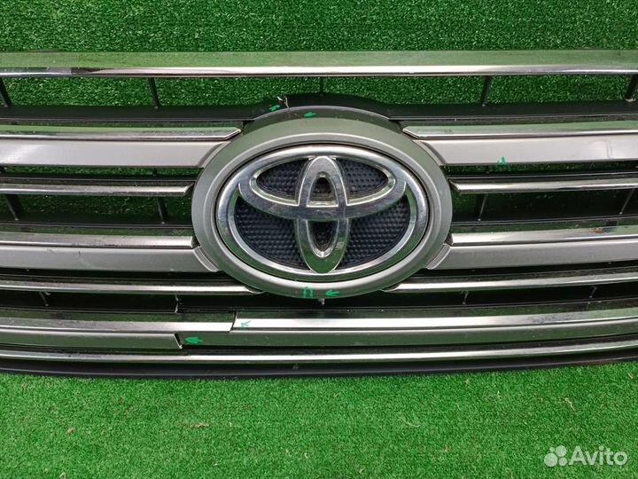 Решетка радиатора Toyota Land Cruiser 200 (2015-2021)