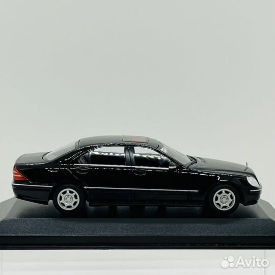 Mercedes S-Class V220 Minichamps 1:43
