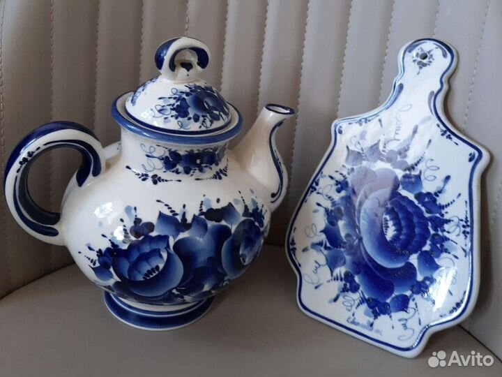 Чайник и доска для сыра гжель. Авторские работы