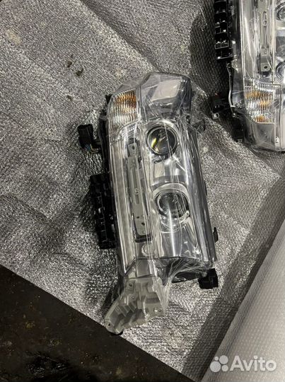 Фара фонарь Toyota Land cruiser 200 2015-2021