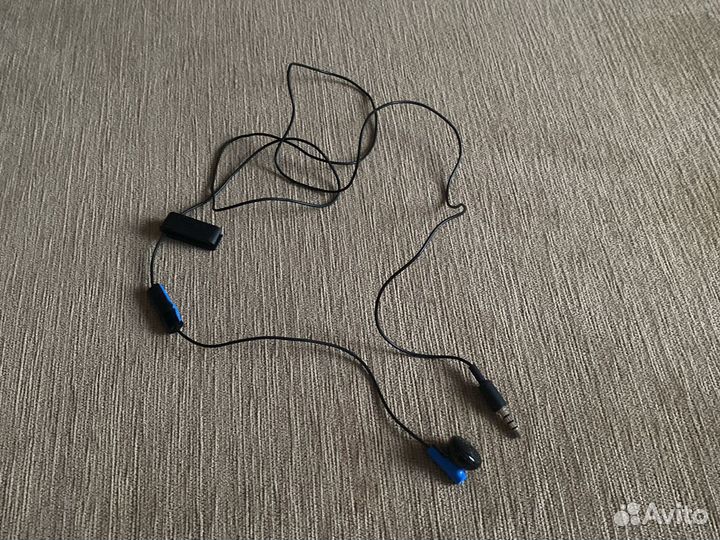 Наушник с микрофоном от Playstation 4
