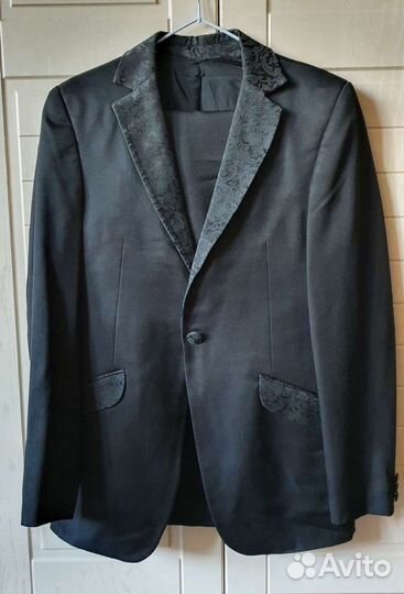 Костюм Valentino