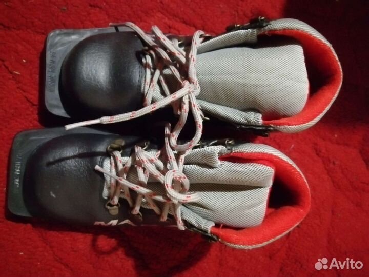 Лыжные ботинки