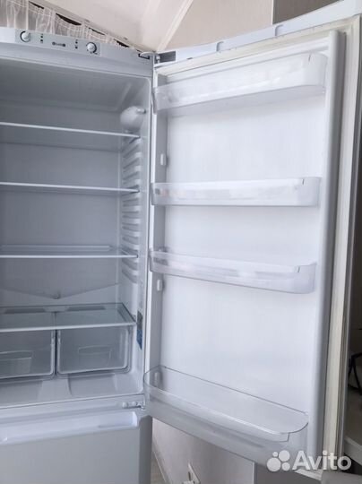 Холодильник indesit