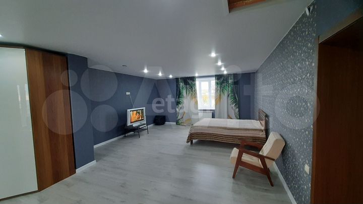 Дом 174 м² на участке 7,5 сот.