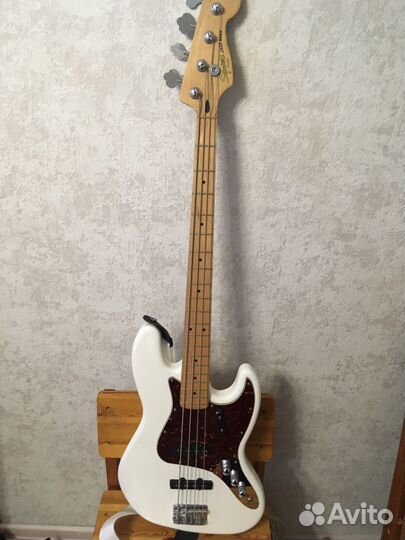 Бас гитара Squier Vintage Modified Jazz bass 70's