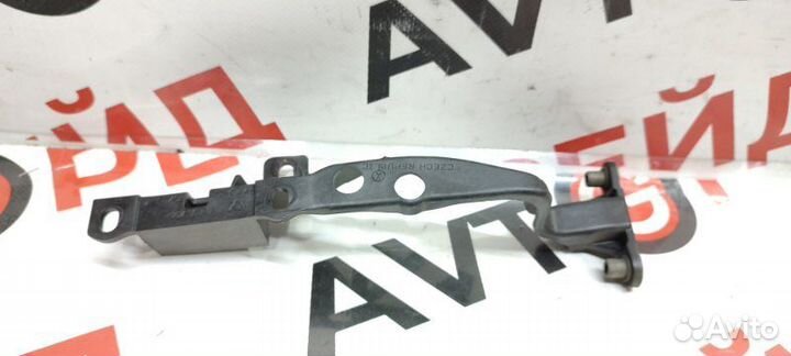 Кронштейн фары правый Volkswagen Touareg 7LA AXQ