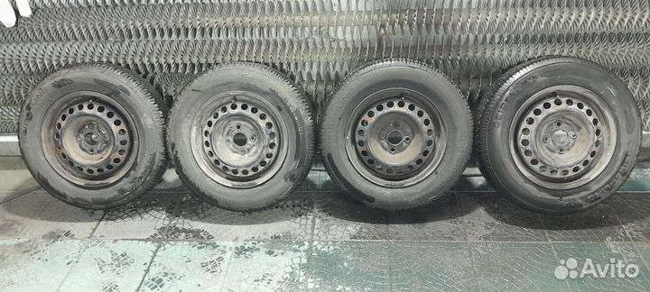 Dunlop Winter Maxx 18.4/70 R14