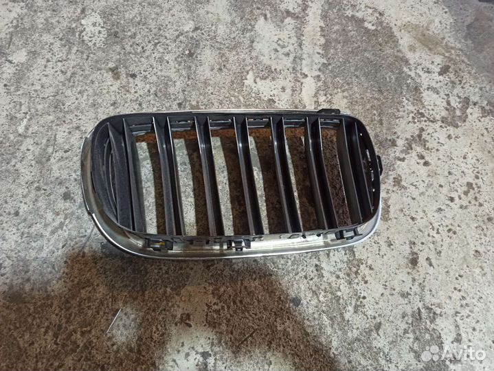 Решетка радиатора ноздря BMW x5 f15 левая