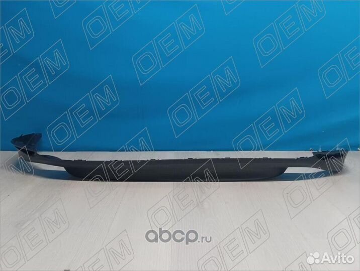 Накладка бампера Toyota Camry 8 хв70 2017