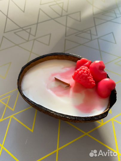 Свеча в кокосе