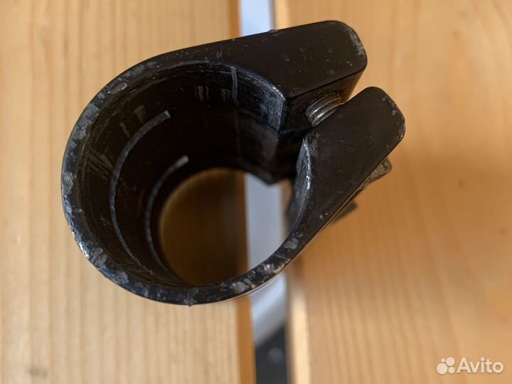 Зажим на трюковой самокат