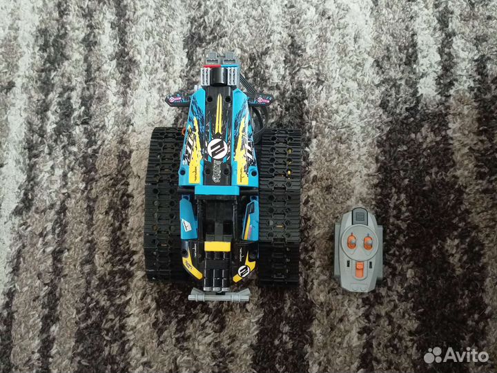 Машина на радиоуправлении lego