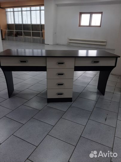 Стол письменный