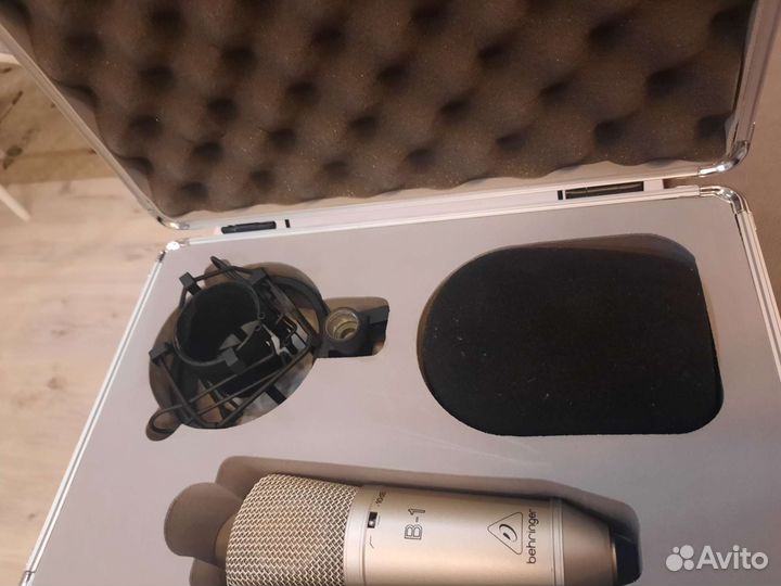 Конденсаторный микрофон behringer b-1