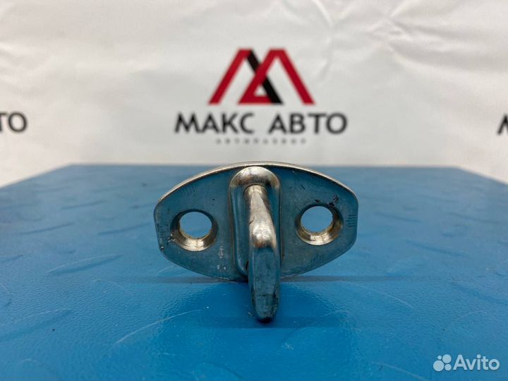 Б/У ответная часть замка двери Volkswagen Touareg