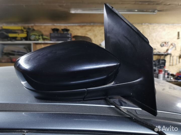 Зеркало правее volkswagen polo