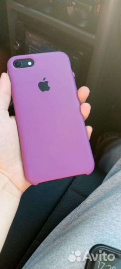 iPhone 8 plus практически новый пользуюсь месяц