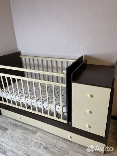 Детска кроватка трансформер