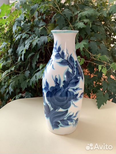 Ваза фарфоровая для цветов