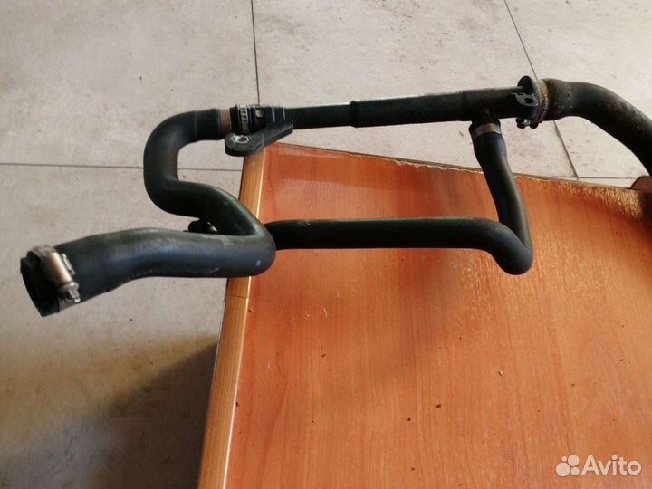 Патрубок системы охлаждения на Volvo Xc60, S80 3,0