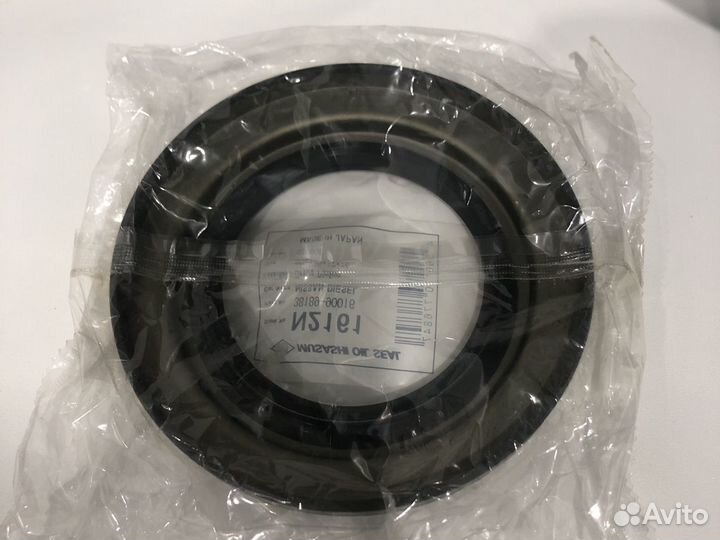 Сальник хвостовика заднего редуктора Nissan Diesel