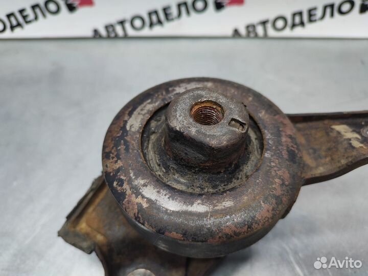 Подушка двс Toyota Camry V30 1992 г.в