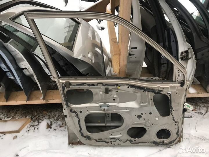 Дверь передняя левая Suzuki Grand Vitara
