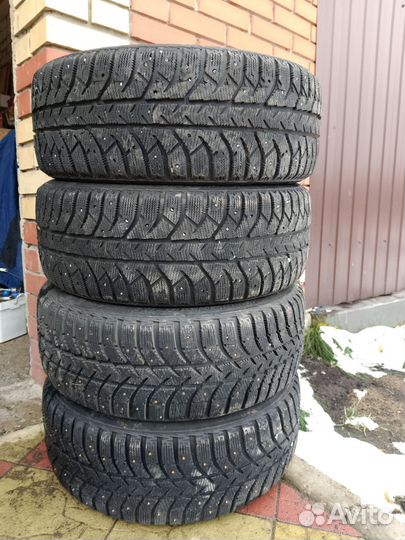 Bridgestone Ice Cruiser 7000 205/50 R17 89T