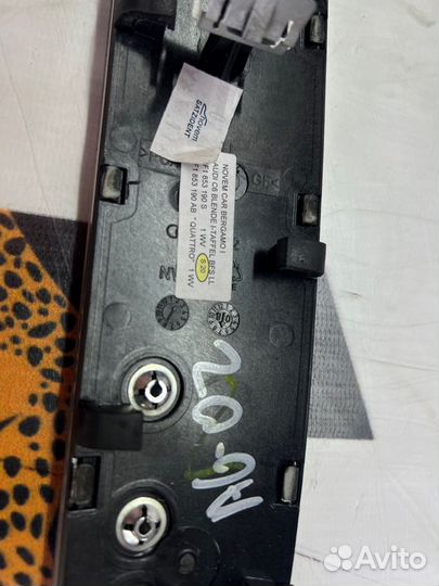 Накладка декоративная Audi A6 BKH 2008