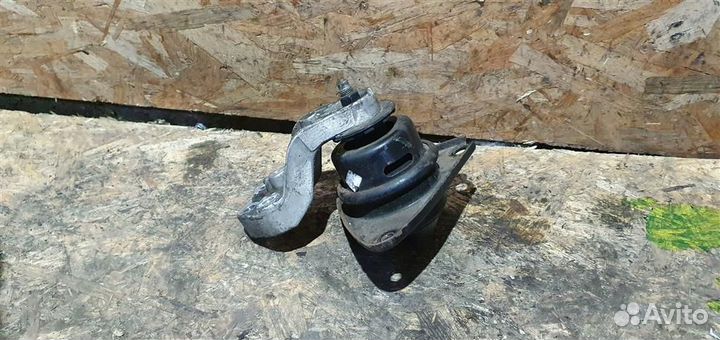 Опора двигателя правая Kia Ceed 1