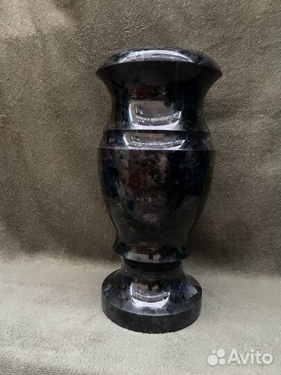 Ваза гранитная 30 см