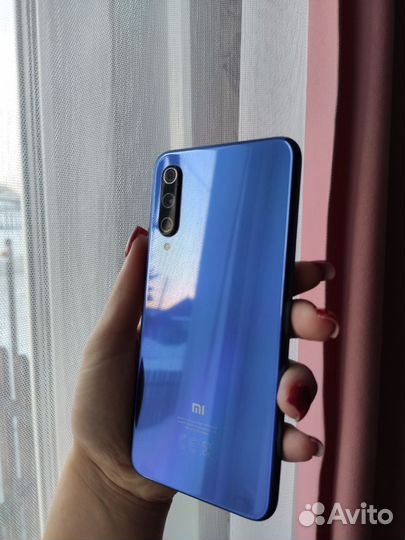 Xiaomi Mi 9 SE, 6/64 ГБ