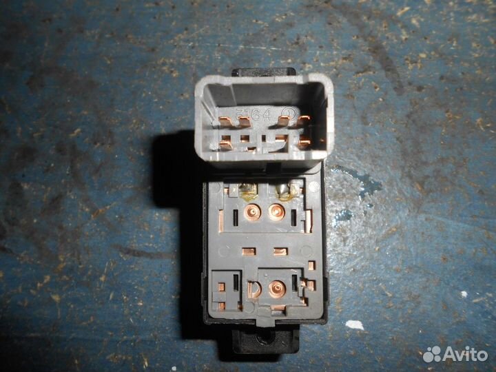 Кнопка стеклоподъемника new ck