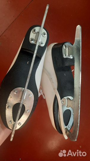 Коньки фигурные 38 размер