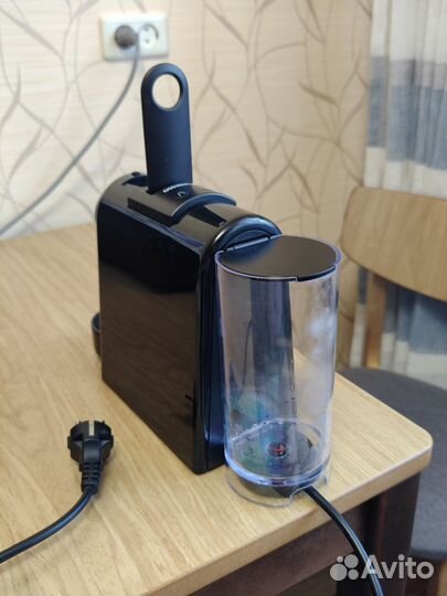 Капсульная кофемашина Nespresso Essenza Mini