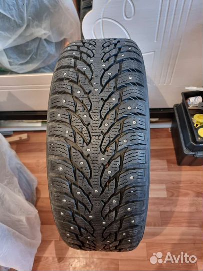 Nokian Tyres Hakkapeliitta 9 SUV 235/55 R18 104T