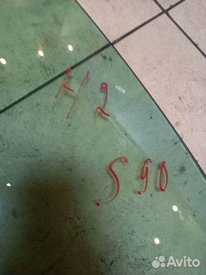 Стекло правой двери S90 (17- ) 31371939