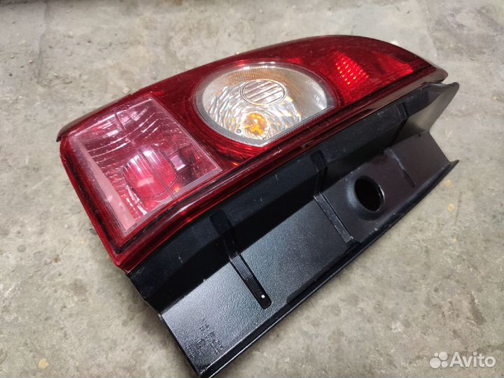 Фонарь левый Renault Duster