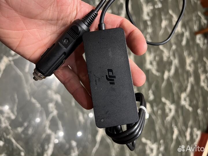 Автомобильная зарядка DJI для аккумулятора Mavic