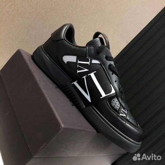 Мужские кеды valentino