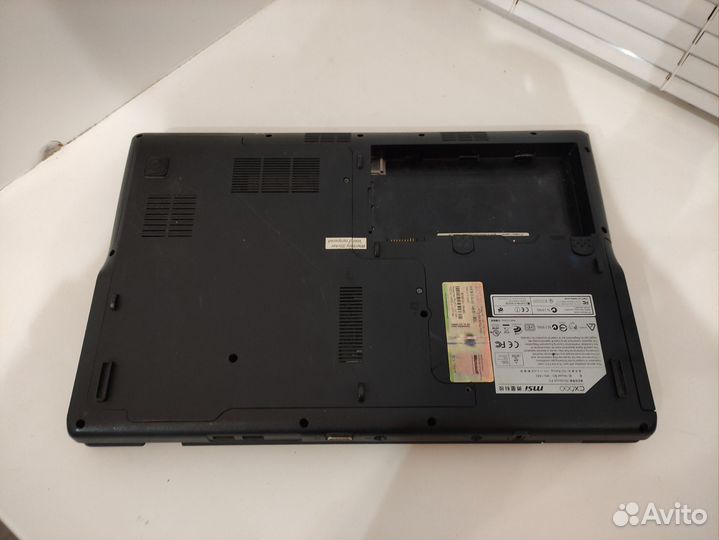 Ноутбук MSI MS-1682