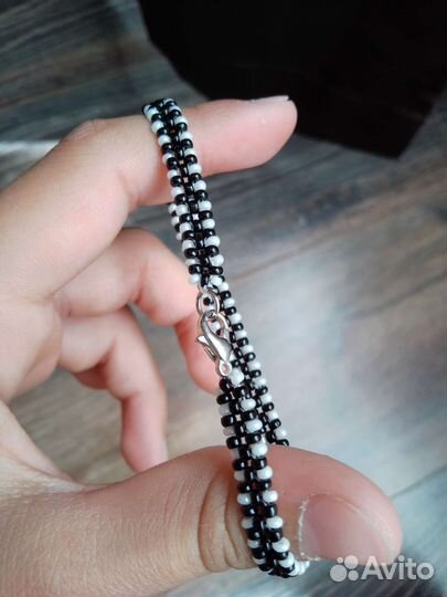 Браслет из бисера