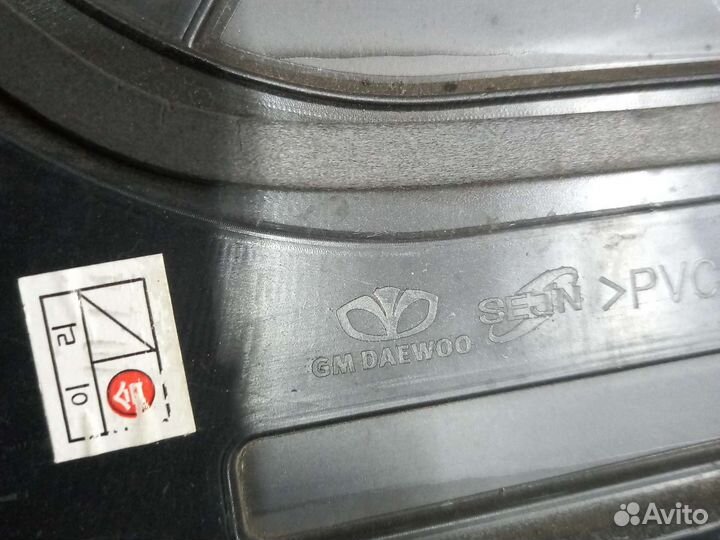 Задняя правая форточка Шевроле Орландо