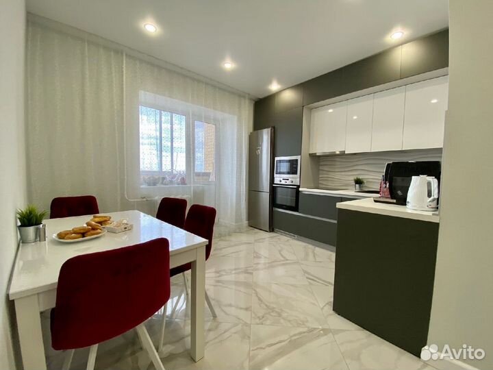 Прямой Кухонный гарнитур на заказ в Челябинске