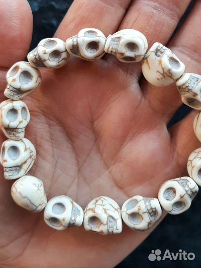 Браслет с черепами